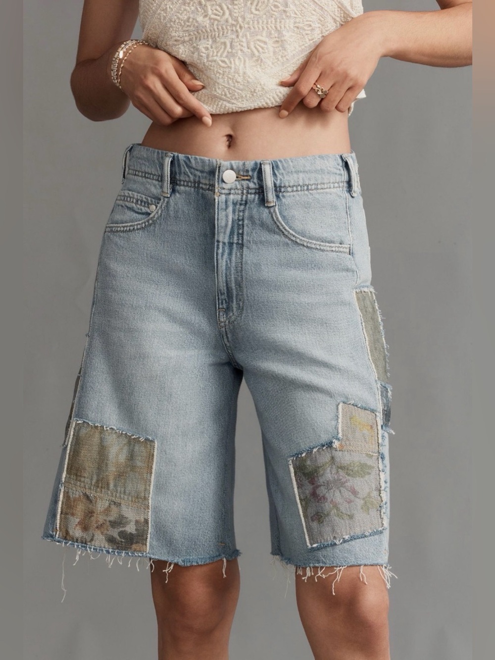 PILCRO The Adi Patchwork Mid-Rise Relaxed Bermuda Shorts Denim 29 - Picture 4 of 15